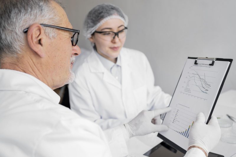 colleagues-laboratory-doing-experiments colleagues-laboratory-doing-experiments